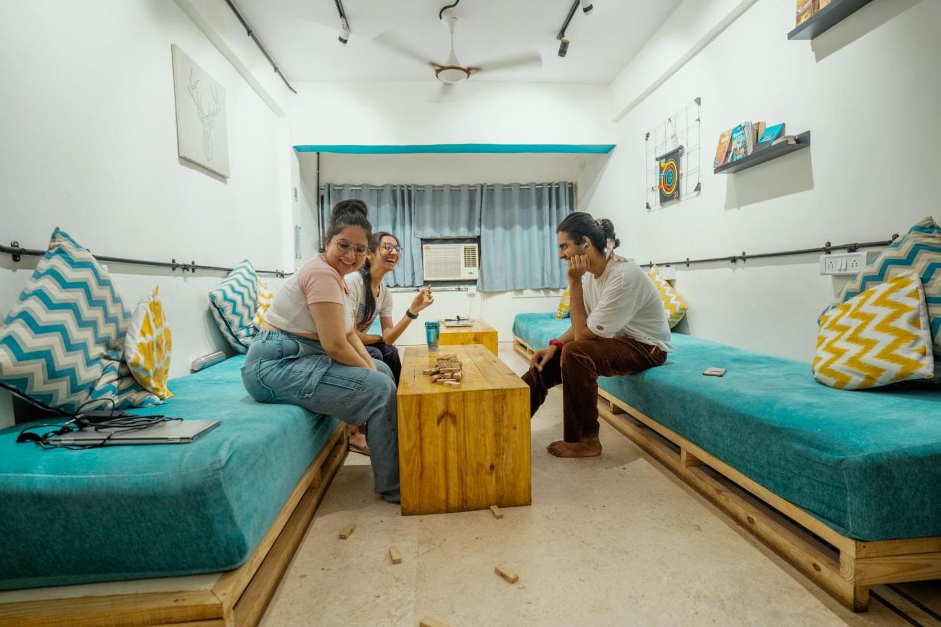 Locomo Express - Stay Work Eat Mumbai Exterior foto