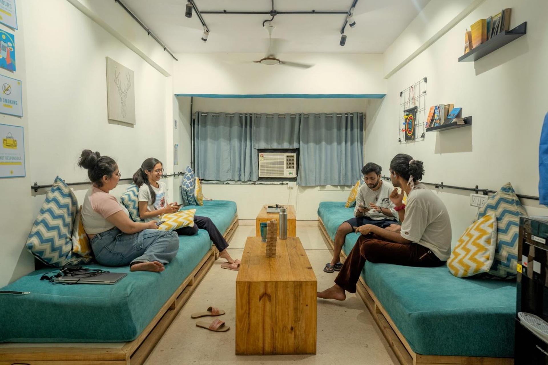 Locomo Express - Stay Work Eat Mumbai Exterior foto